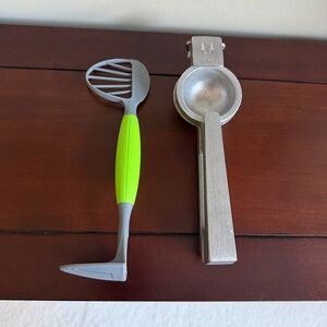 juicer & avacado smasher/slicer combo